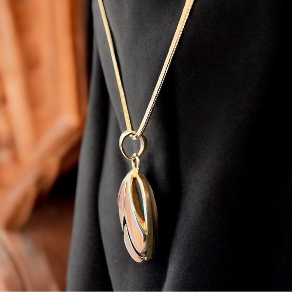 Pink Opal Rose Gold Over Sterling Silver Pendant & 18KGP Chain - Picture 5 of 8